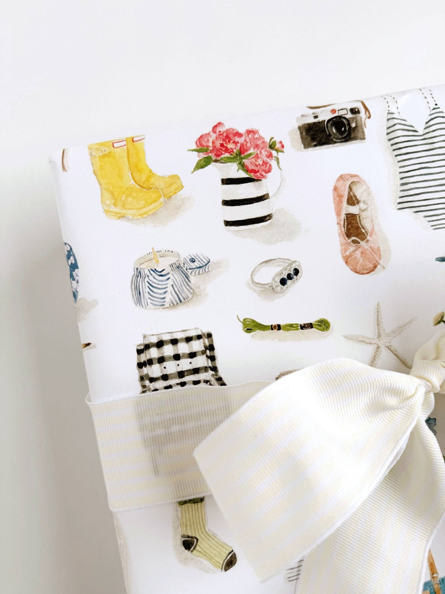 Everyday things gift wrapping paper