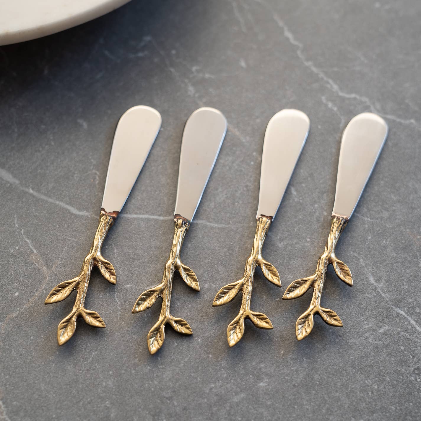 Gold Leaf Bud Handle Spreaders, Set of 4