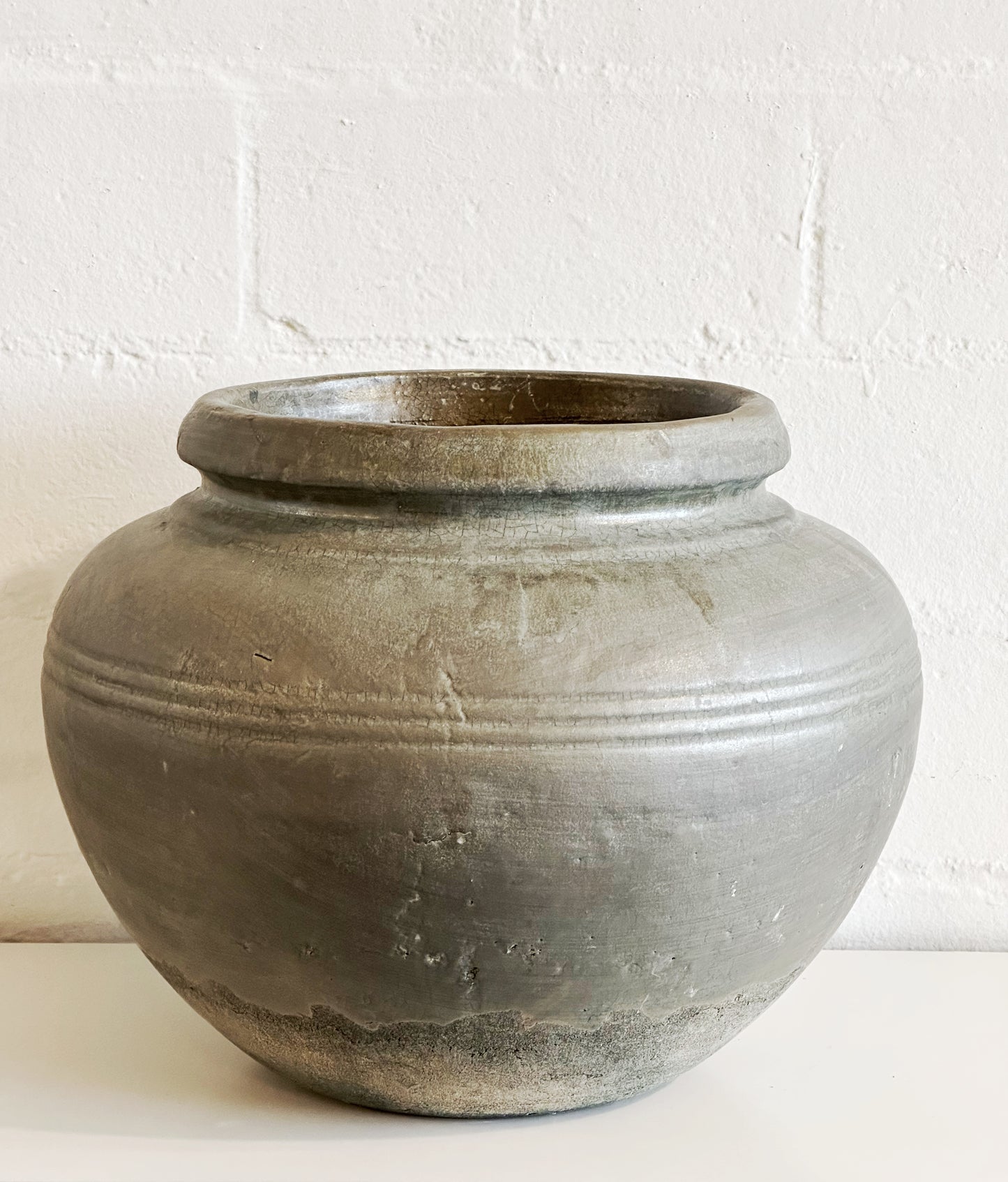 LARGE ANTIQUE STYLE CHARCOAL BOUQUET VASE