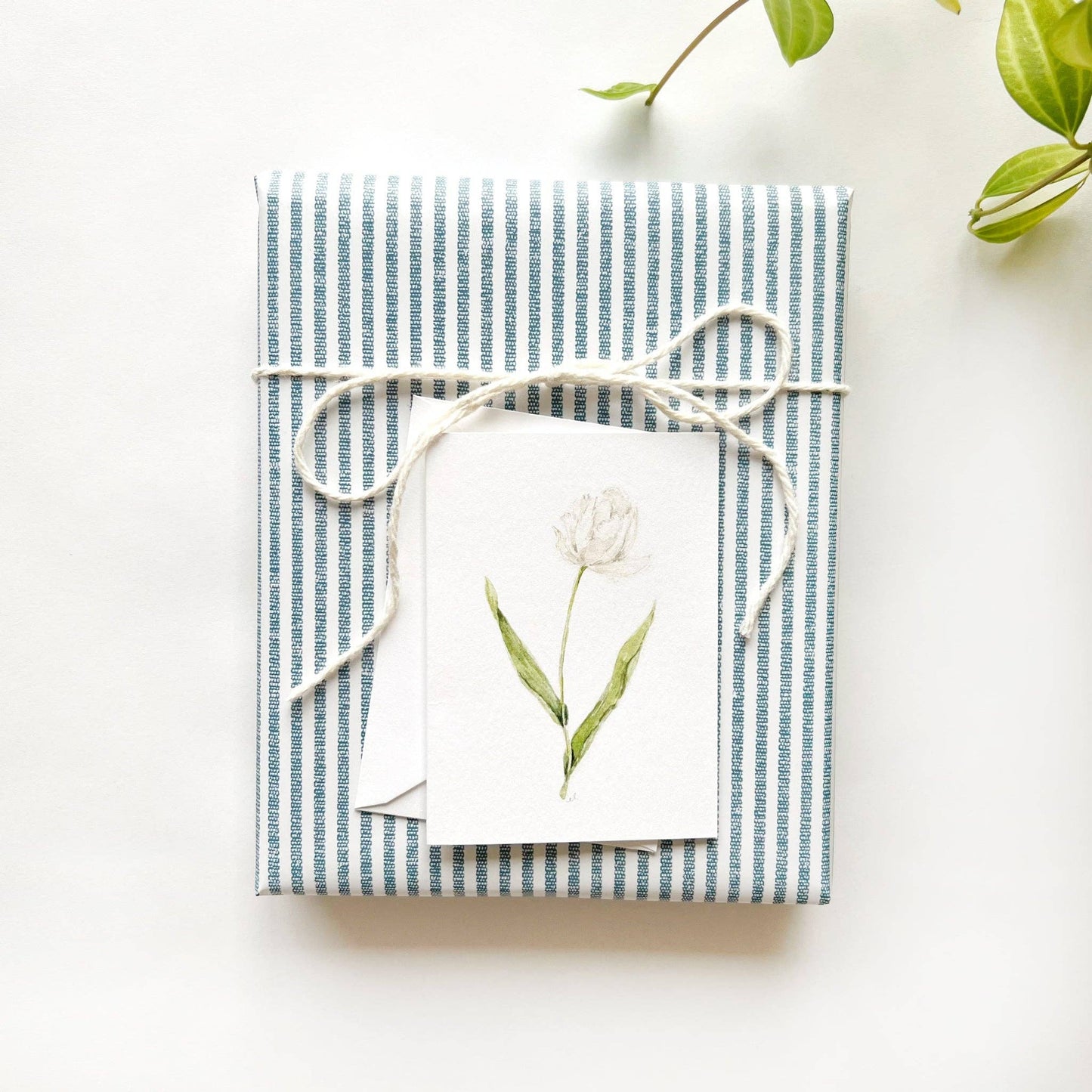 White tulip mini notecard