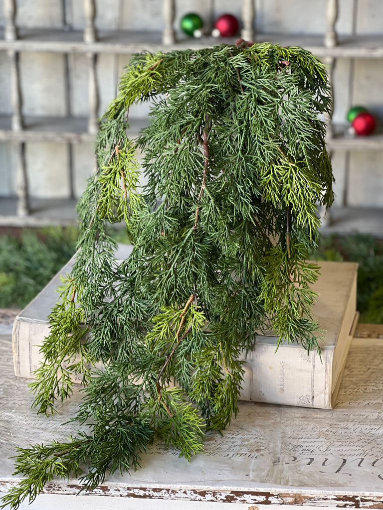 Cedar Hanging | 31"