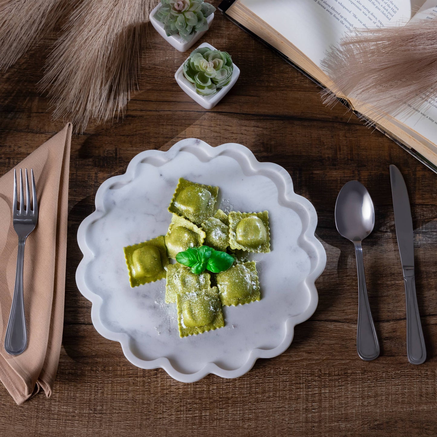 Medium Clover White Marble Round Platter