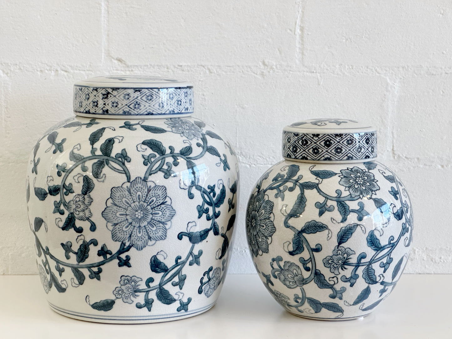 BLUE FLORAL GINGER JAR W/LID
