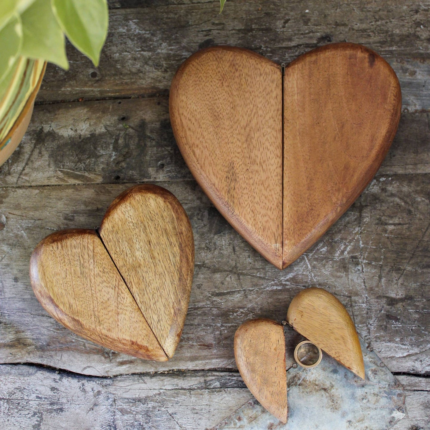 Wooden Heart Shape Magnet Ring Box 3"