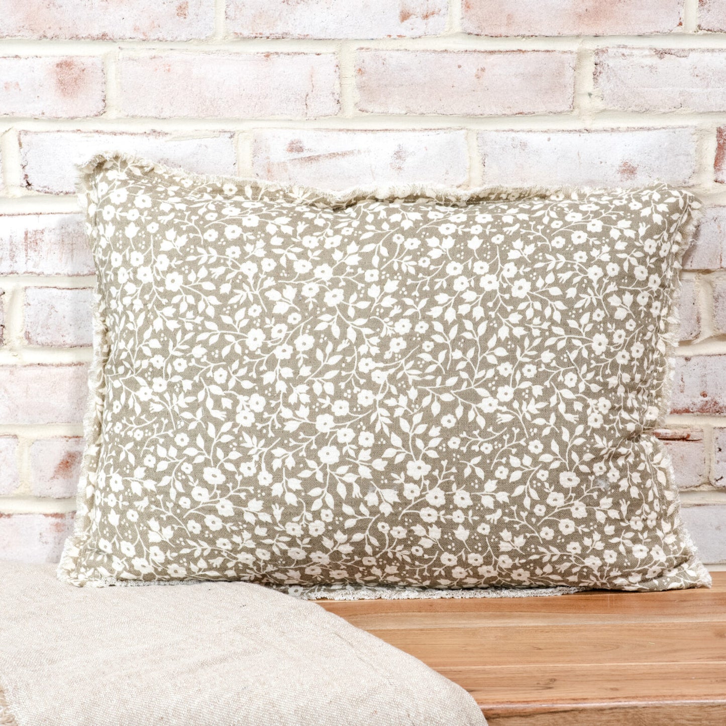 BEIGE SPRING FLORAL PILLOW