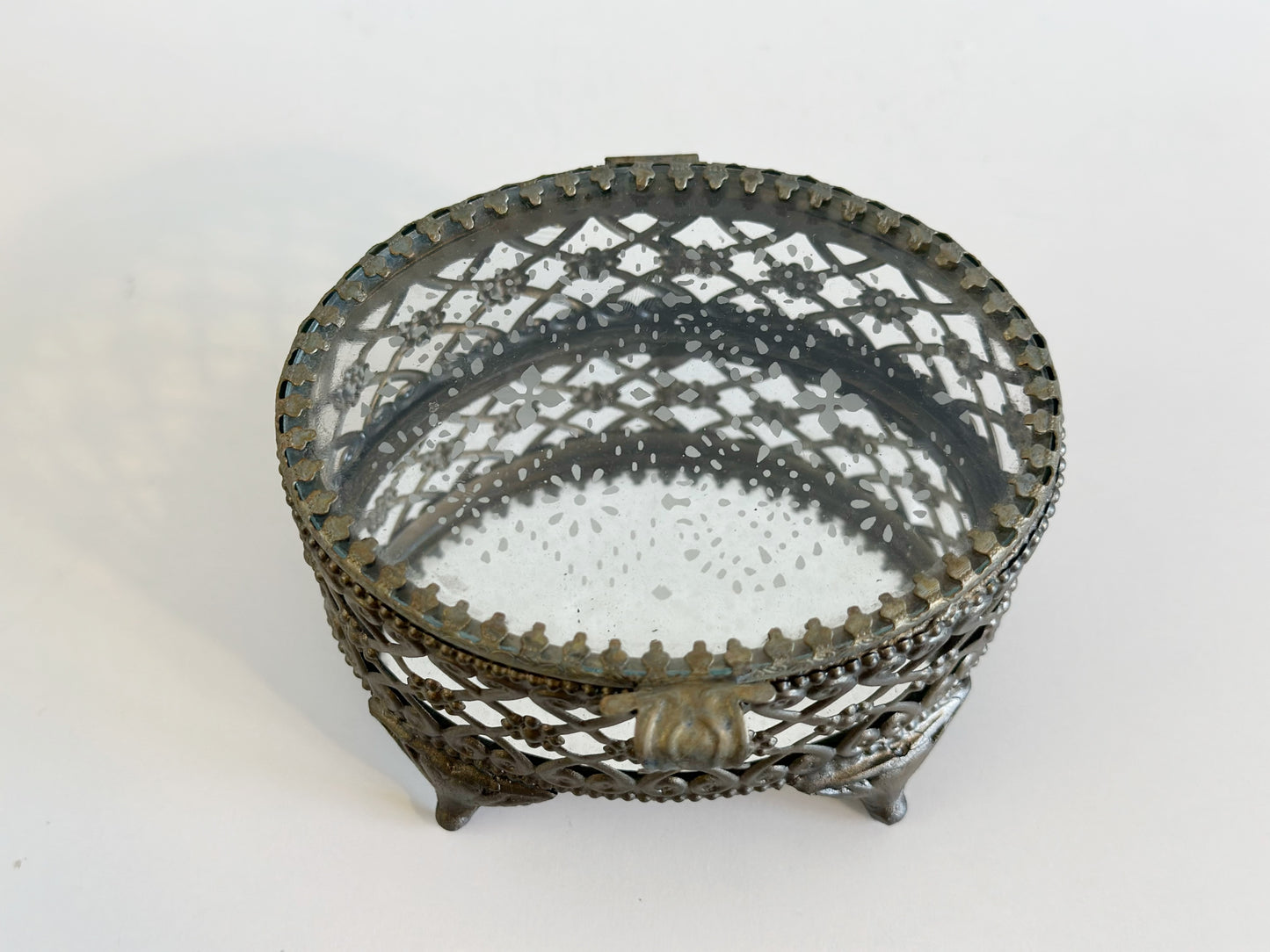 Oval Glass Jewelry Box