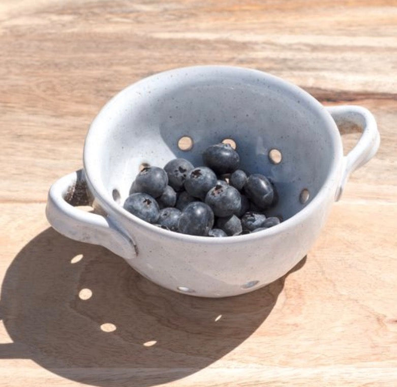 WHITE CERAMIC COLANDER