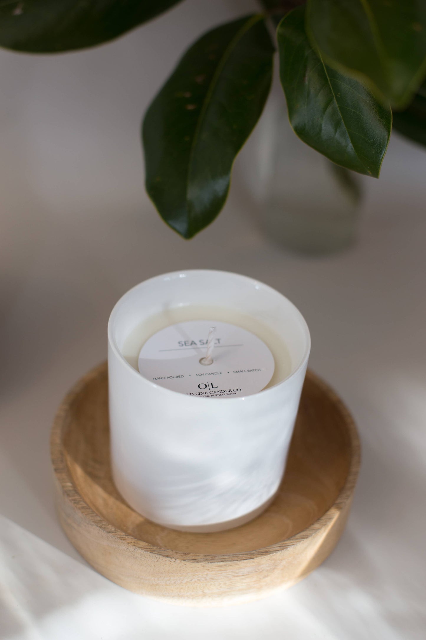 White Ceramic Candle: Sea Salt 10oz