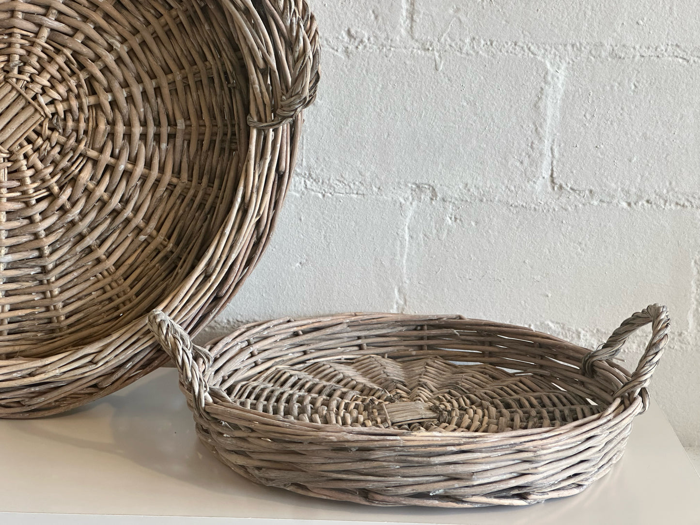 Round Willow Tray with Handles