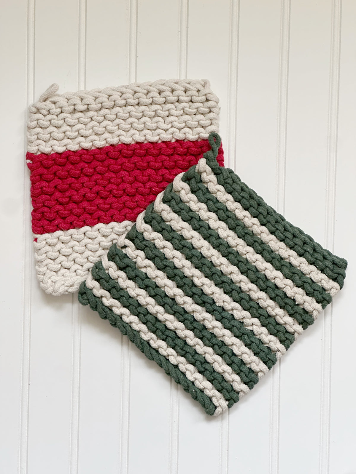 RED/GREEN/CREAM STRIPE TRIVET SET