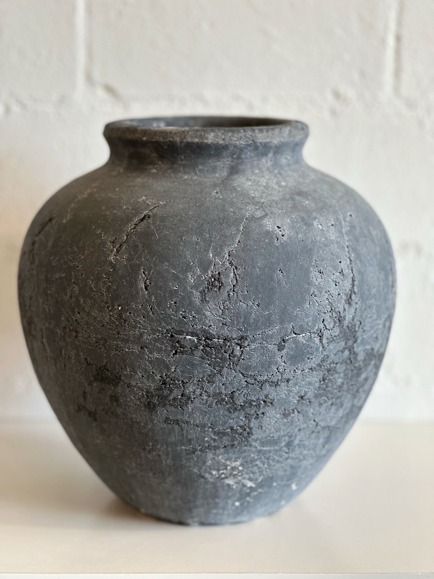 BLACK BOUQUET VASE