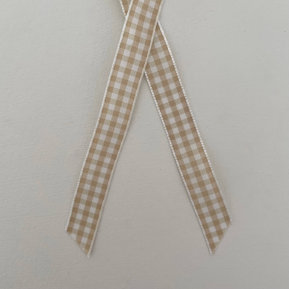 1 1/4" brass sleigh bell ornament gingham ribbon: Tan/Wht