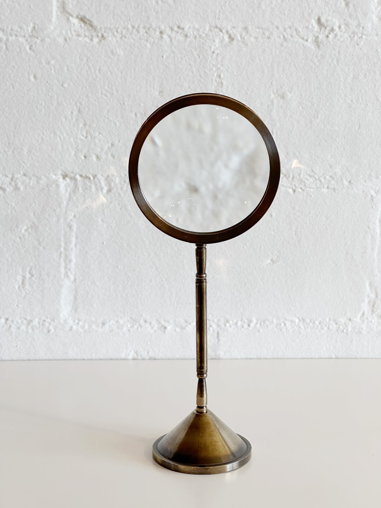 ANTIQUE STYLE BRASS MAGNIFYING GLASS
