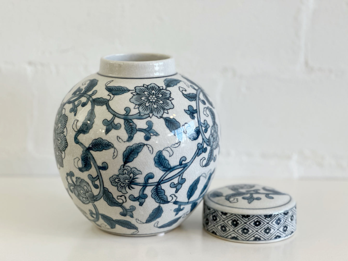 BLUE FLORAL GINGER JAR W/LID