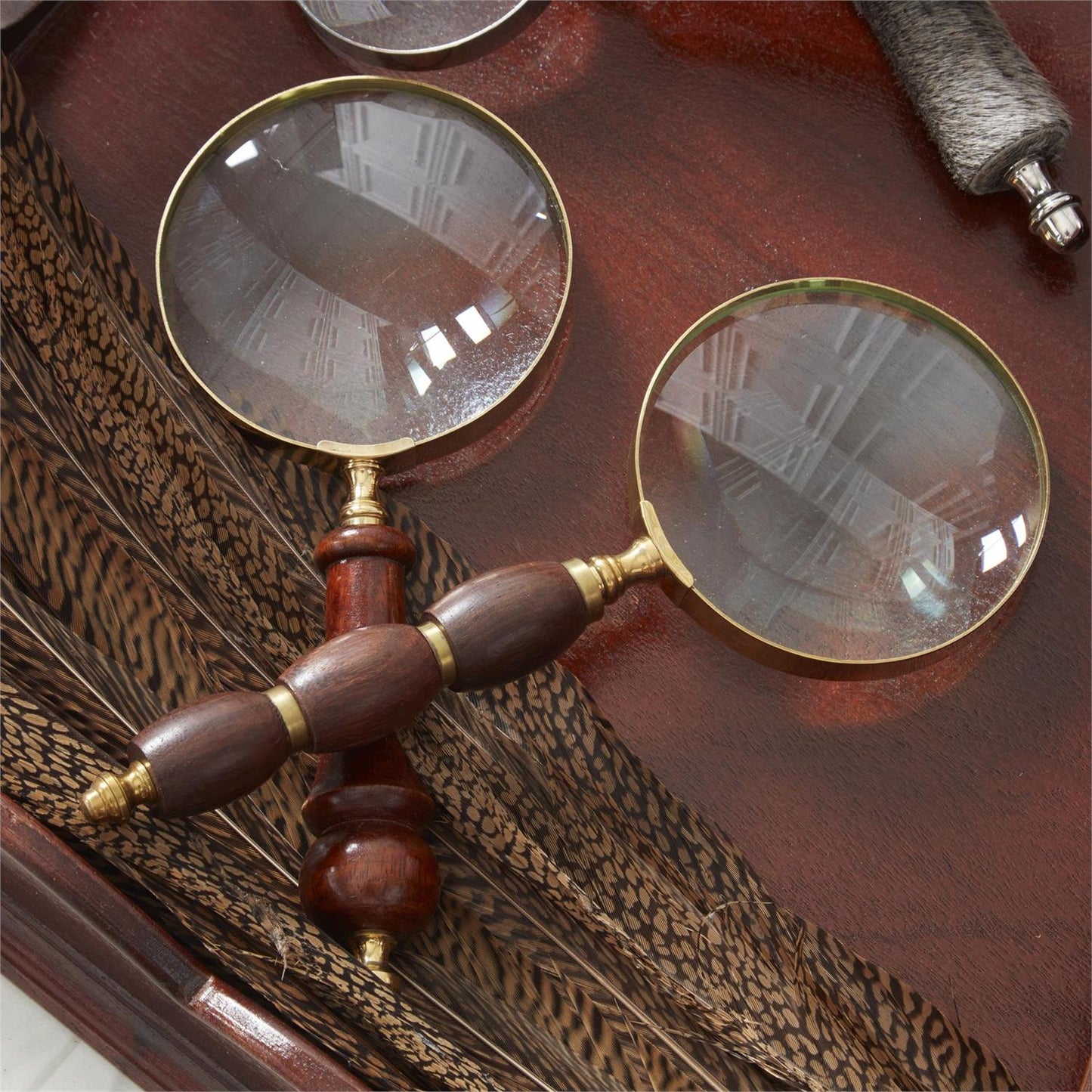 BRASS & WOOD MAGNIFYING GLASS