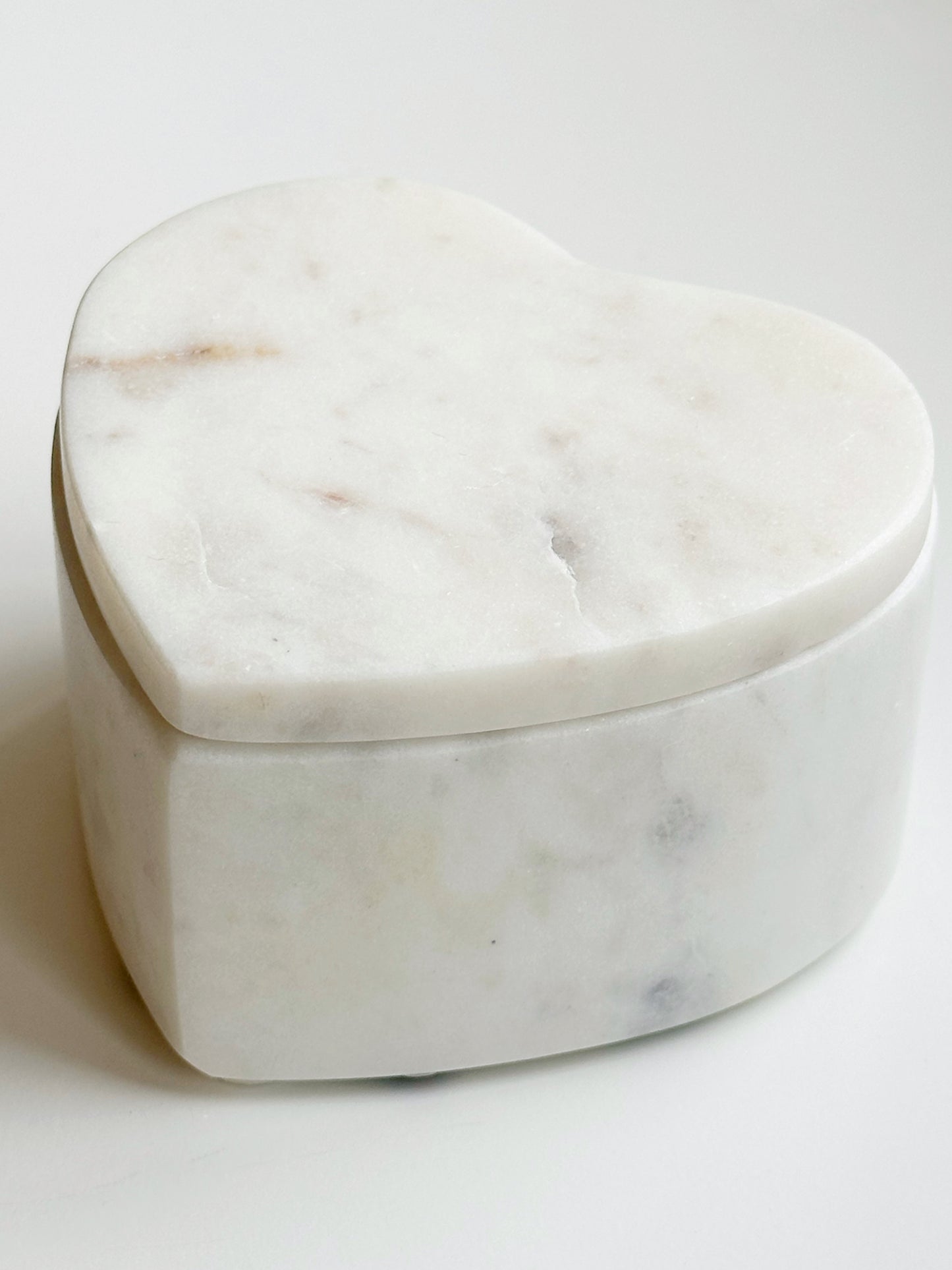 WHITE MARBLE HEART BOX