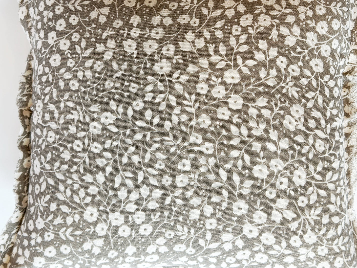 BEIGE SPRING FLORAL PILLOW