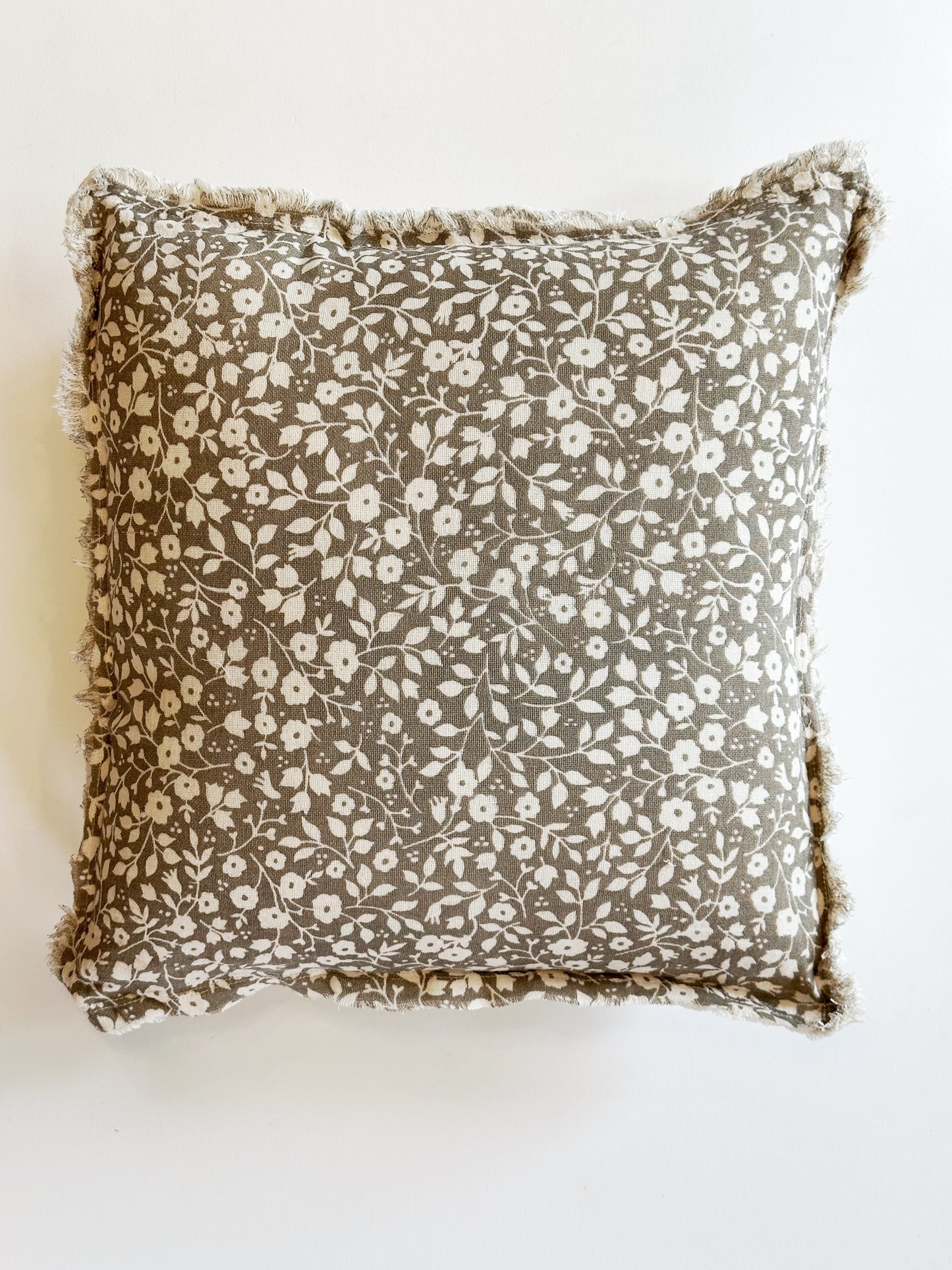 BEIGE SPRING FLORAL PILLOW