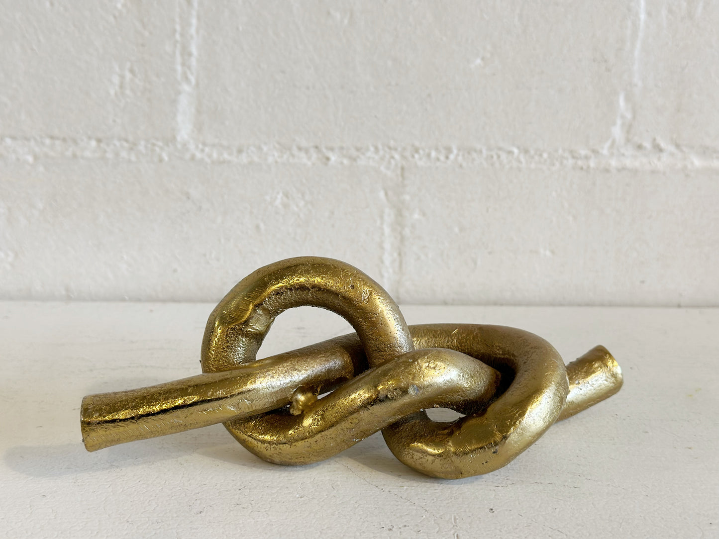 GOLD KNOT DECOR