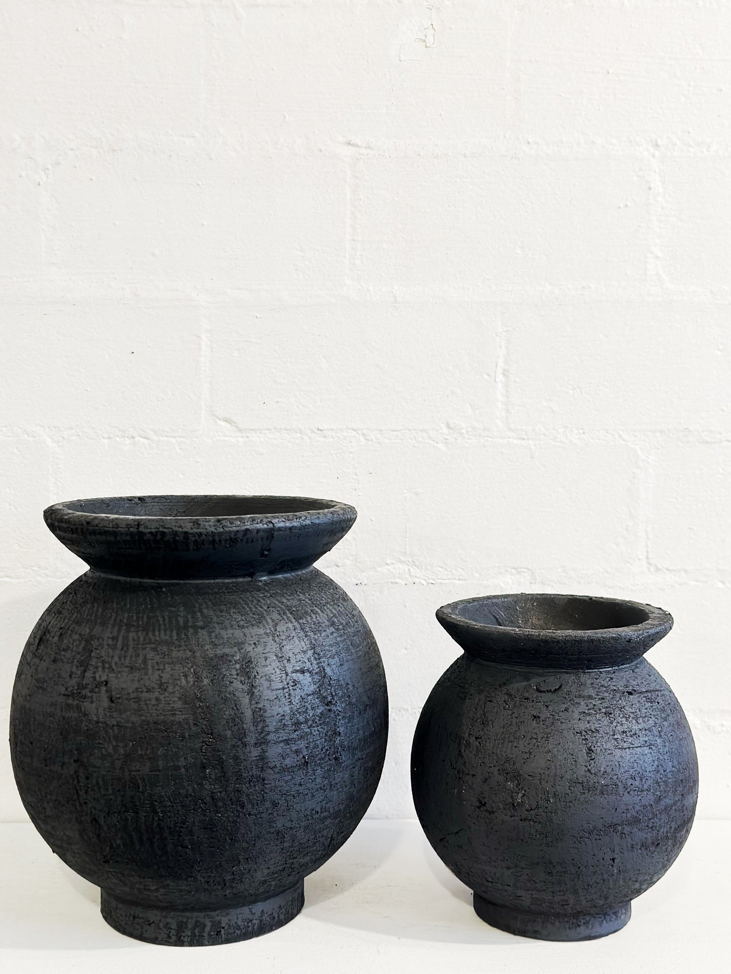 Small Black Round Pot