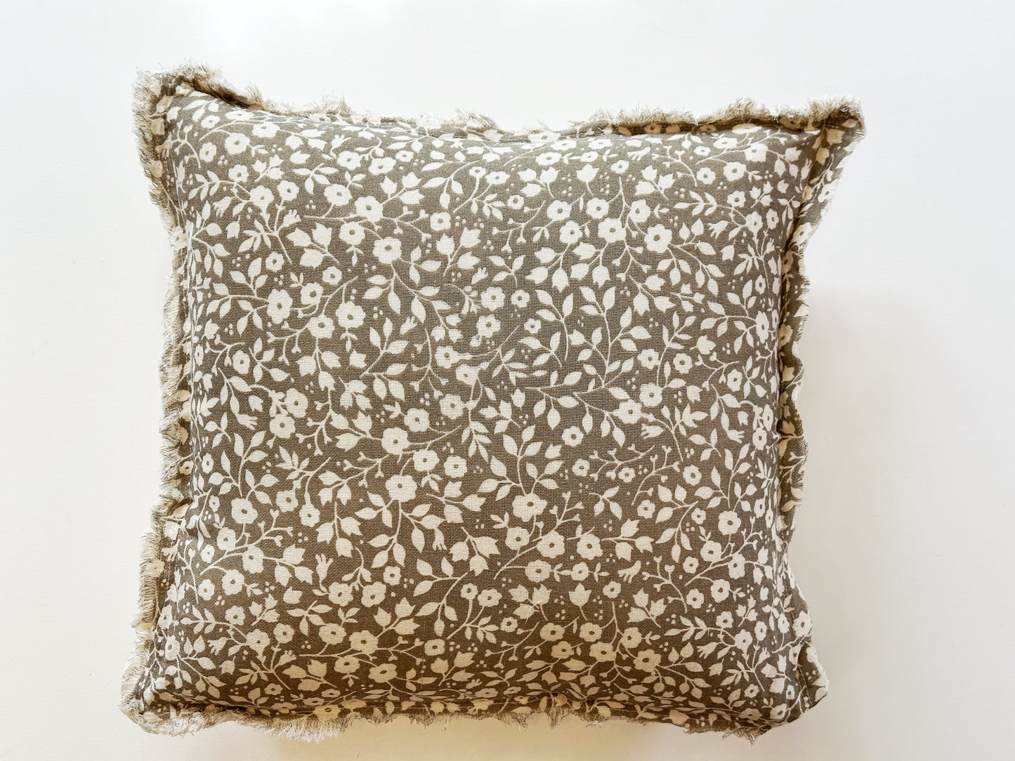 BEIGE SPRING FLORAL PILLOW