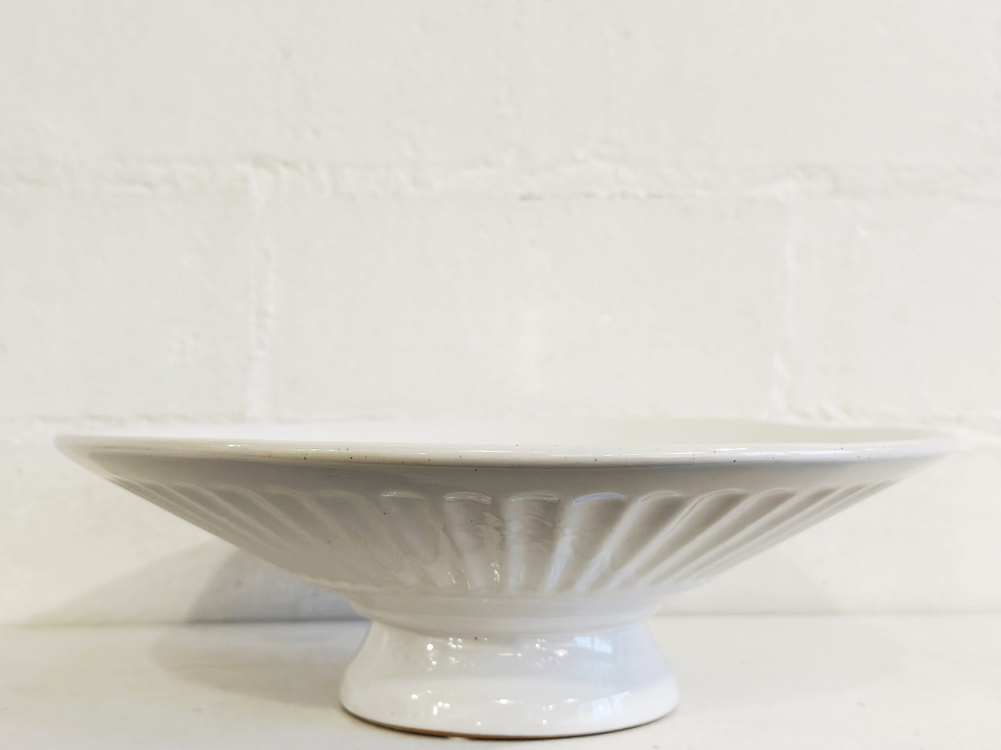 WHITE DECORATIVE BOWL