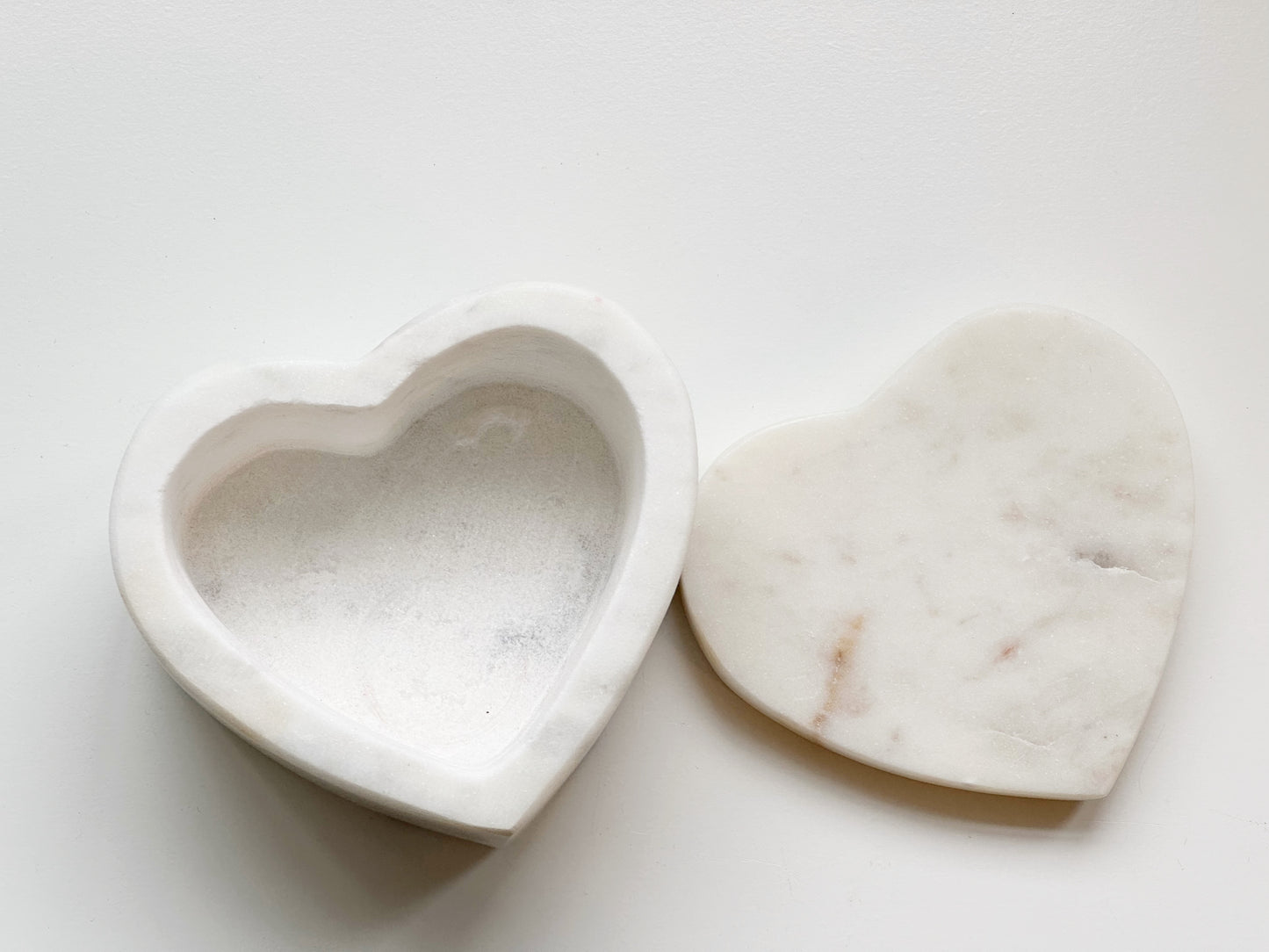 WHITE MARBLE HEART BOX