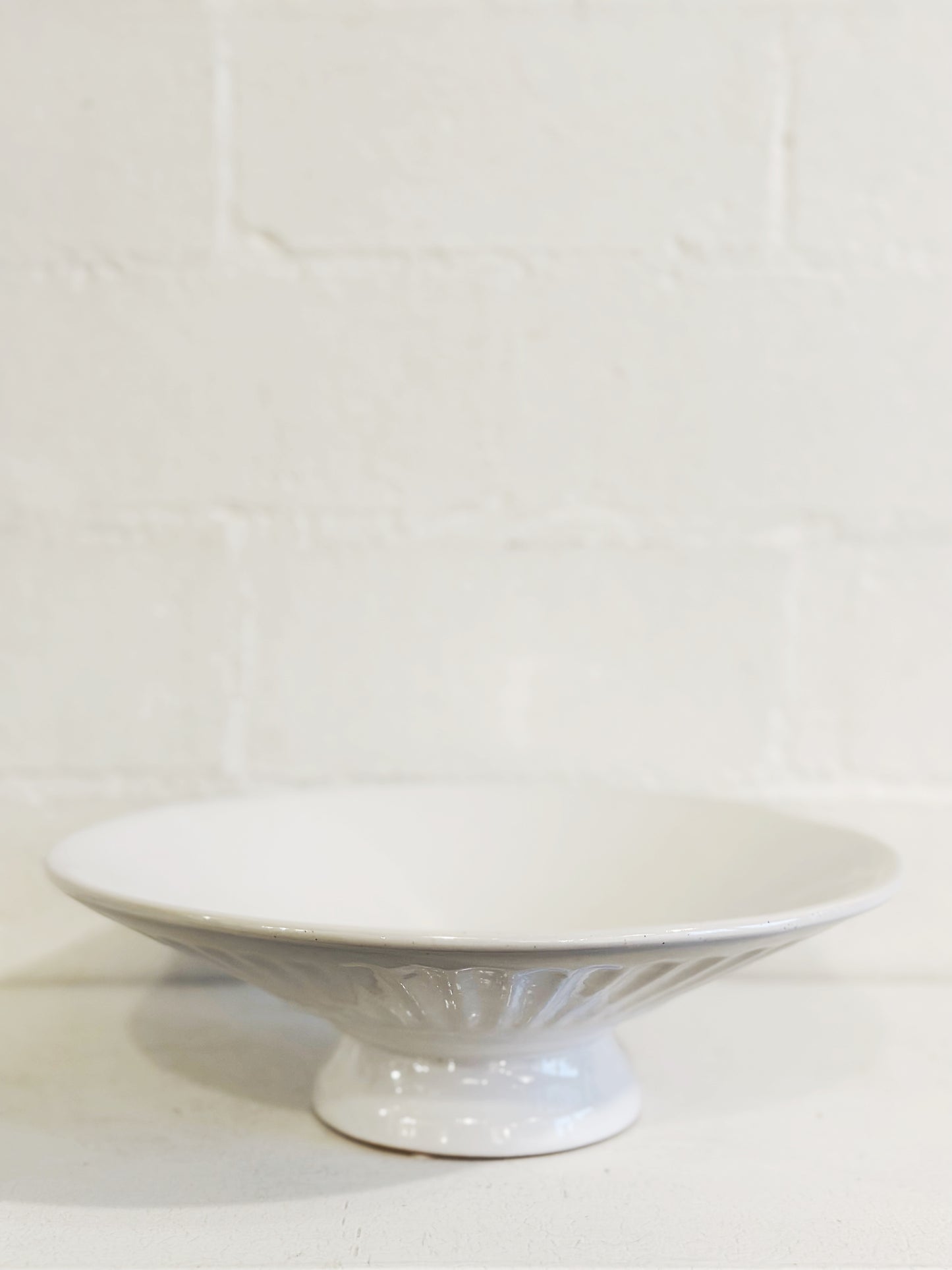 WHITE DECORATIVE BOWL
