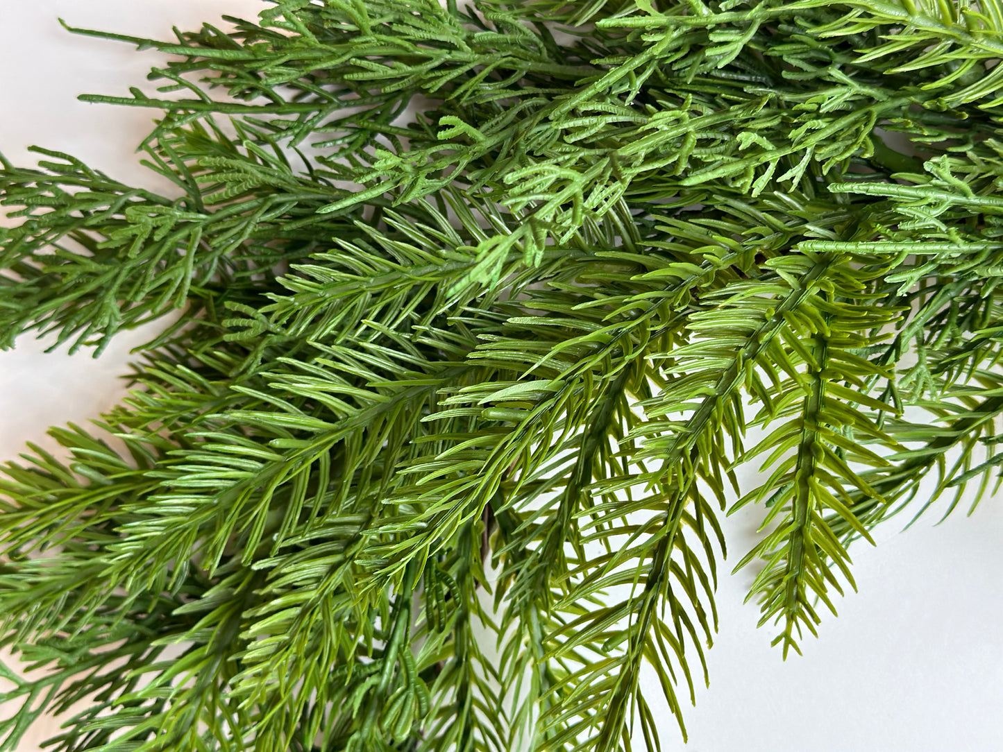 MIXED GREENERY GARLAND