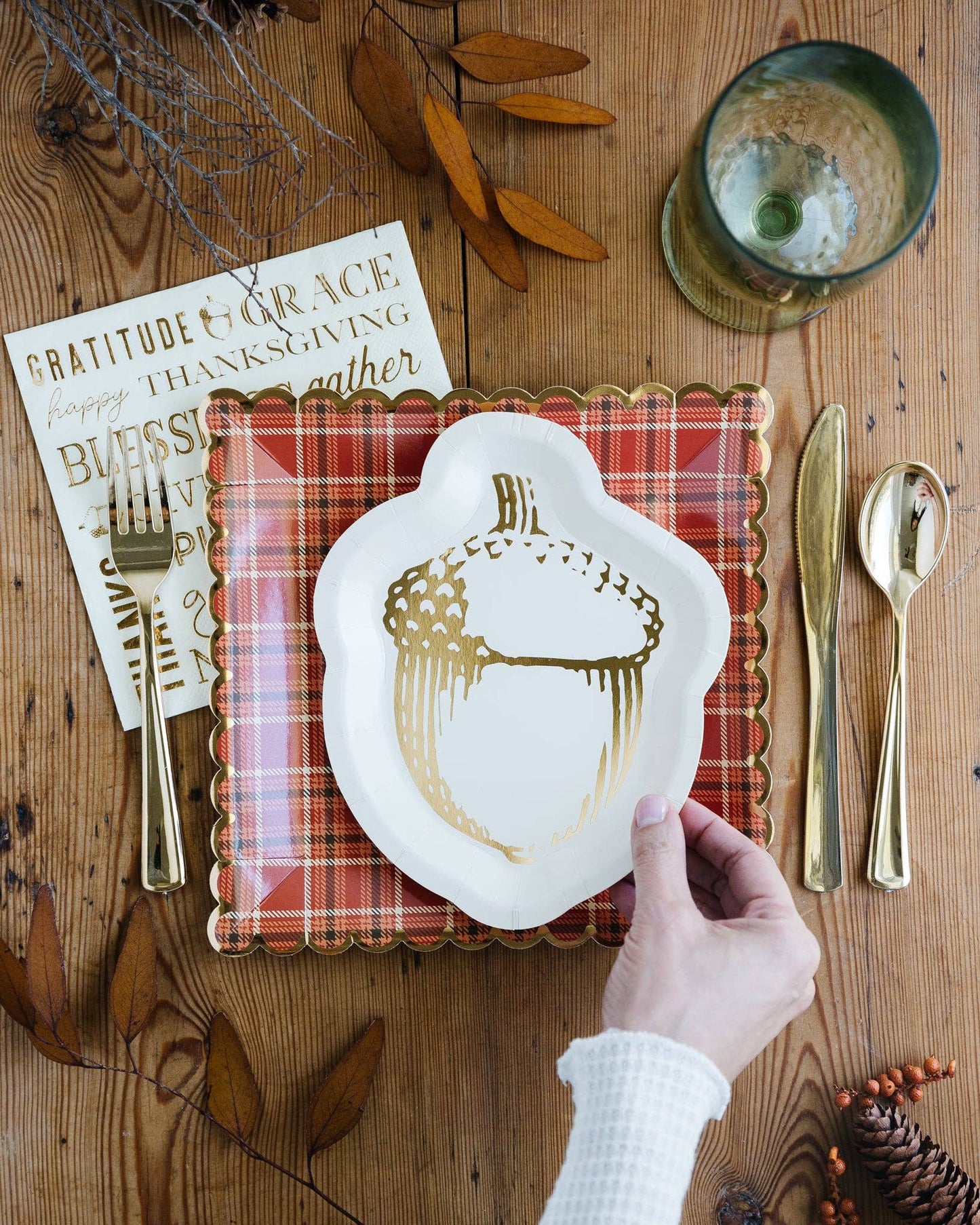 Harvest Acorn Shaped 7" Plate 8ct