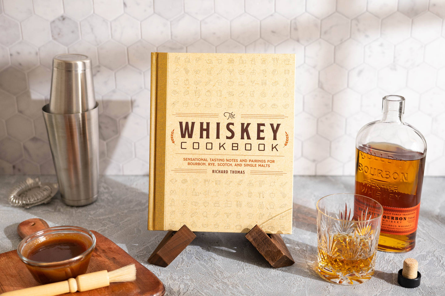 The Whiskey Cookbook: Sensational Tasting Notes and Pairings