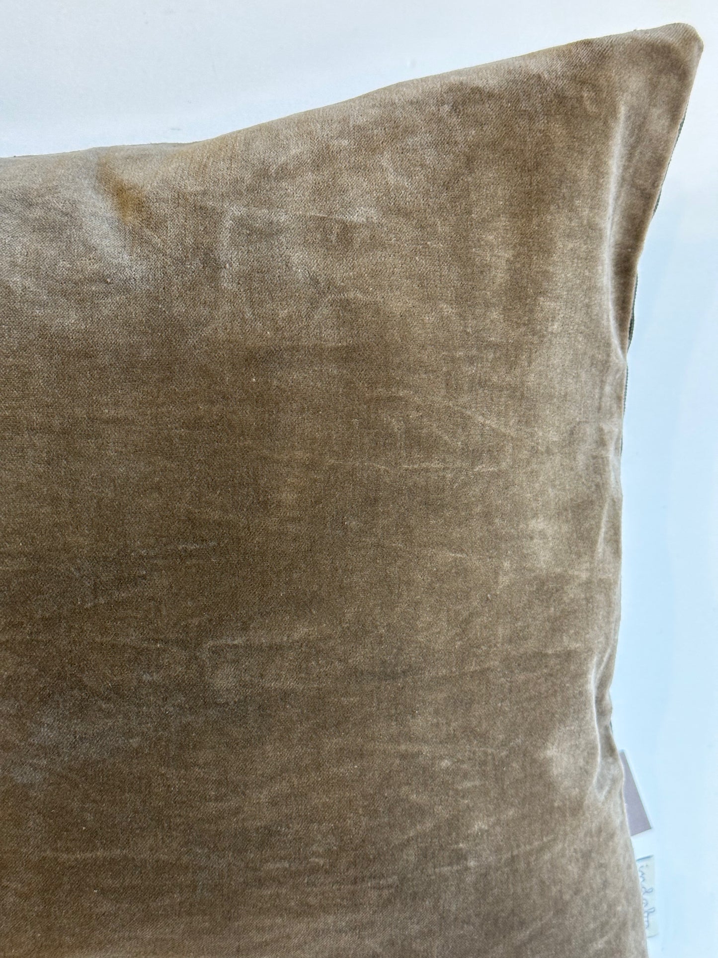 Vera Pillow