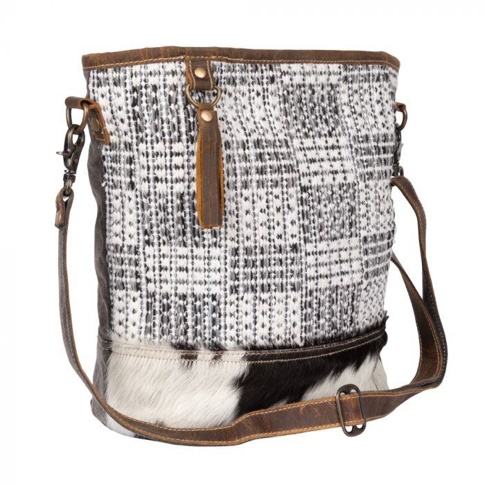 ELEGANT CANVAS SHOULDER BAG