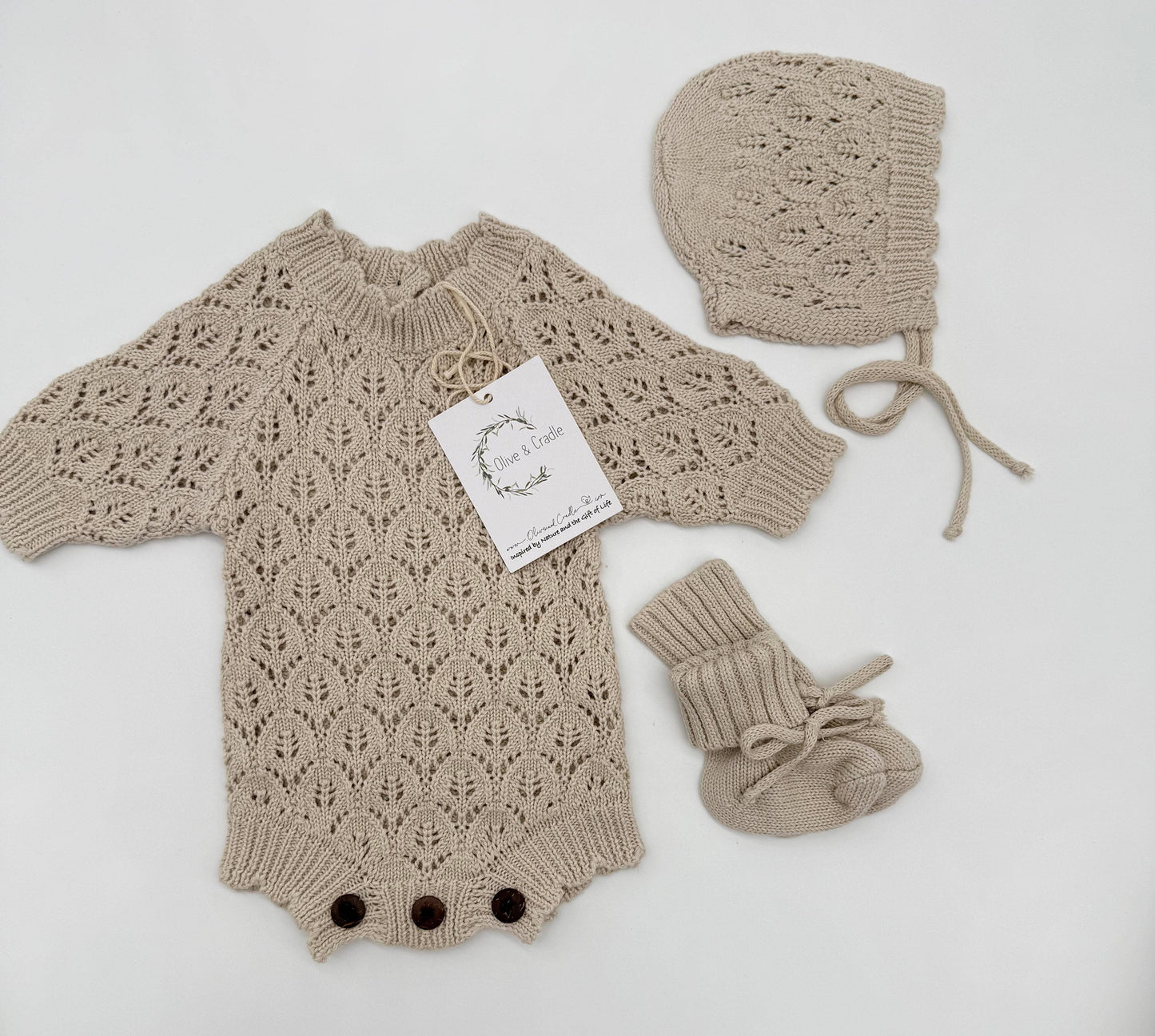 White Vintage Pearl Lacey Romper: 3pc set (romper +booties + bonnet) / 0-3 months