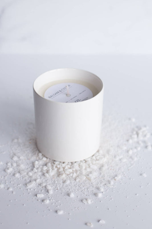 White Ceramic Candle: Redwood & Moss 10oz