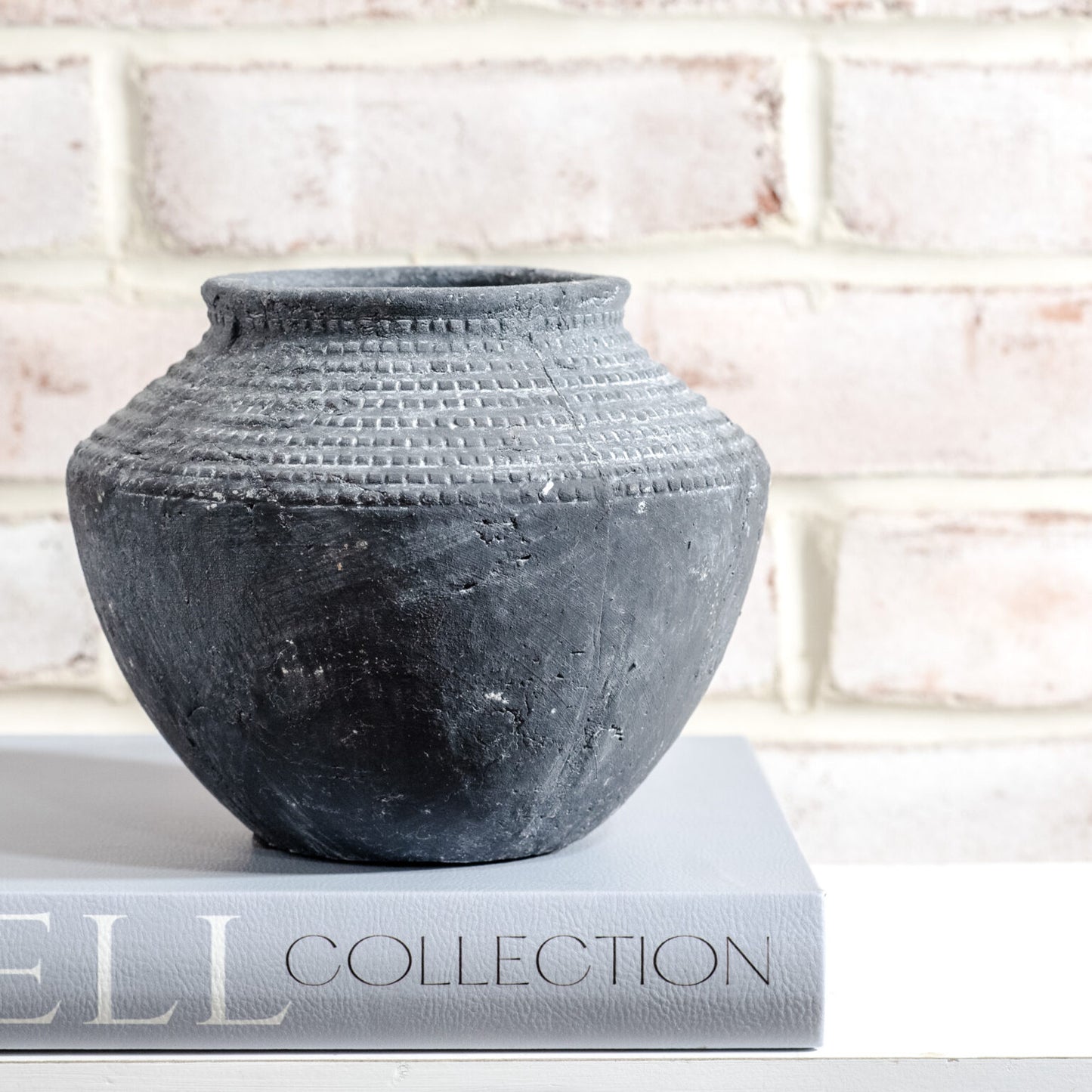 CHARCOAL GEO VASE