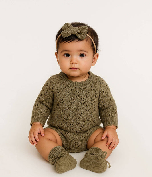 Willow Lacy Romper: 3pc set (romper +booties + bow) / Newborn (NB)