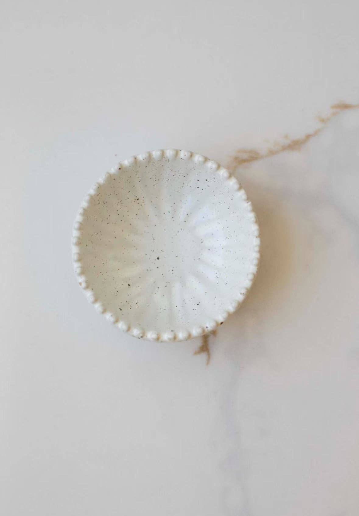 Ruffled Edge Ceramic Pinch Bowls: Beige