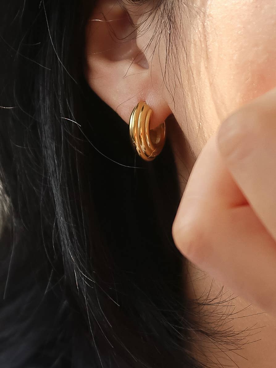 Juliette 18K Gold Non-Tarnish Chunky Hoop Earrings: Yellow Gold