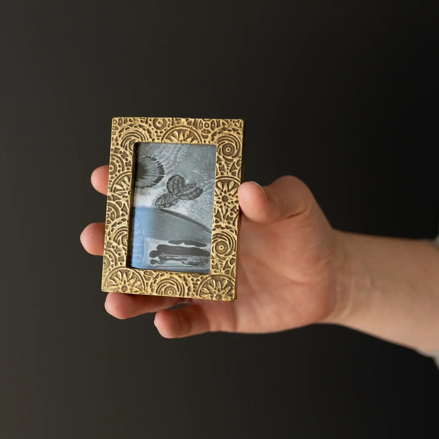2x3 Julian Magnetic Mini Picture Frame Hammered Brass
