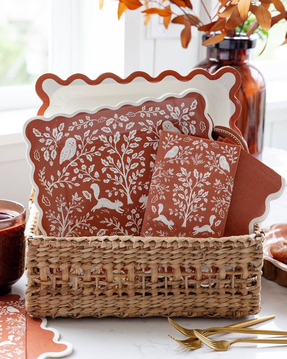 WDT1341 - Scalloped Rust Paper Plates