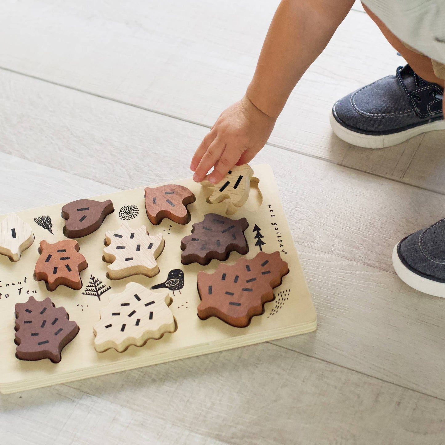 Wooden Tray Puzzle - Count to 10 Leaves