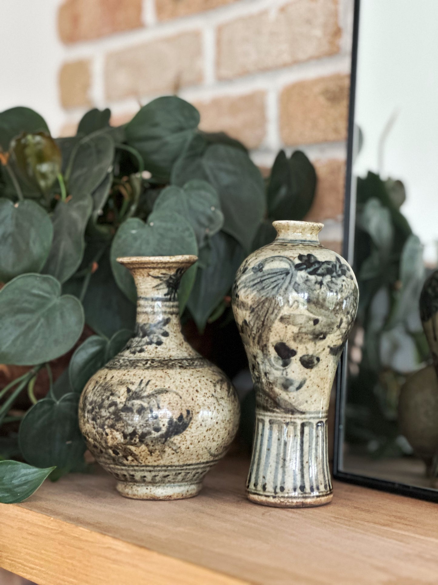 Jingdezhen Hand-Painted Bud Vase With Bird