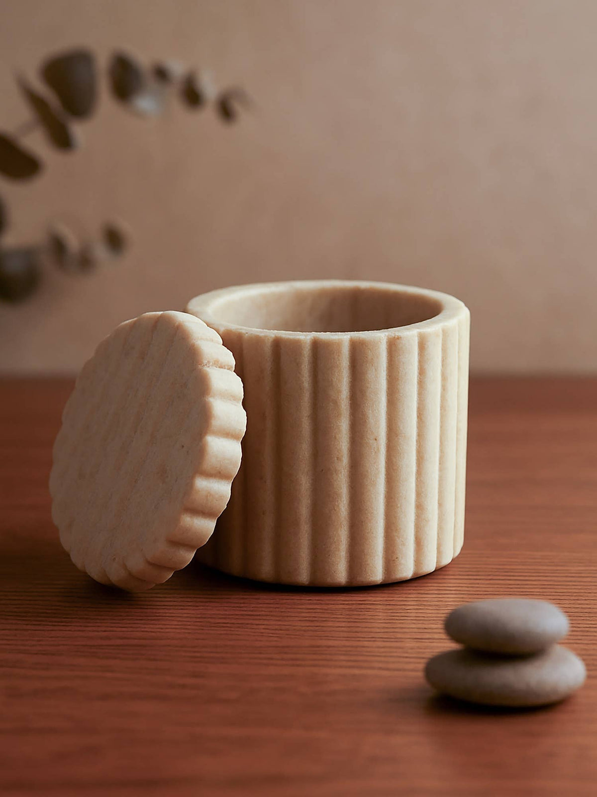 Med. Beige Marble Canister w/ Grooving 4"H: Beige / Marble