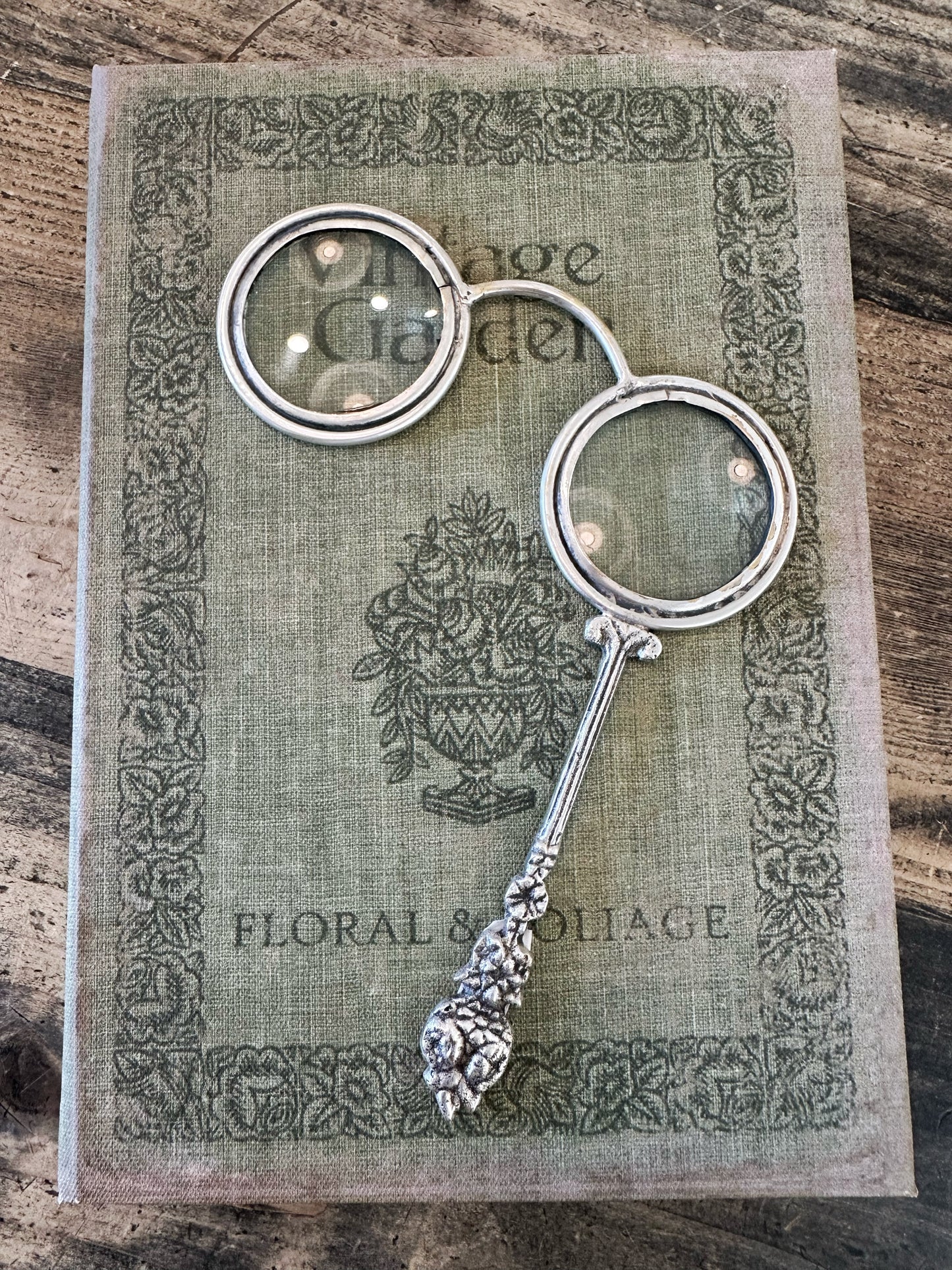 Antique Style Magnifying Lorgnette