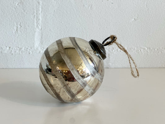 VINTAGE MODERN ORNAMENT
