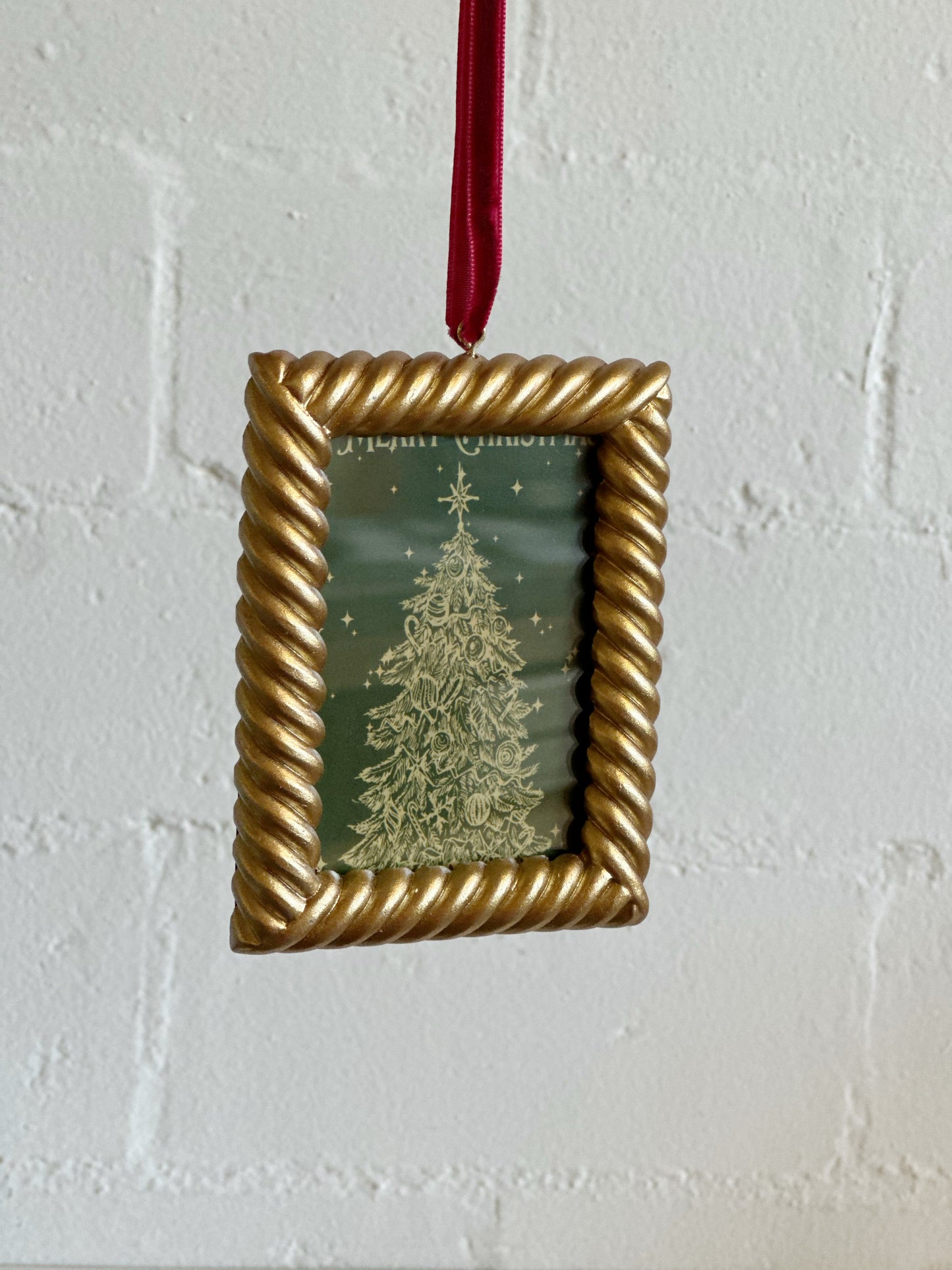 GOLD SQUARE FRAME ORNAMENT