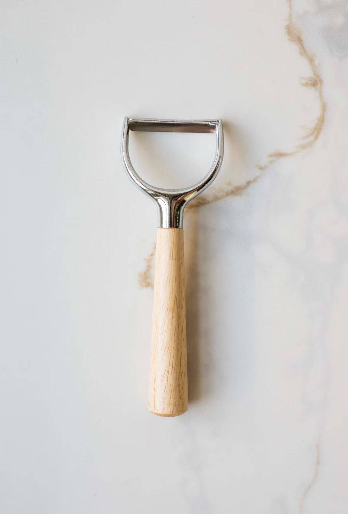 Wooden Handled Peeler: A