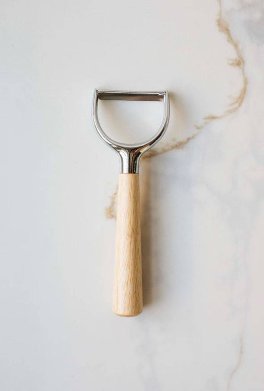 Wooden Handled Peeler: A