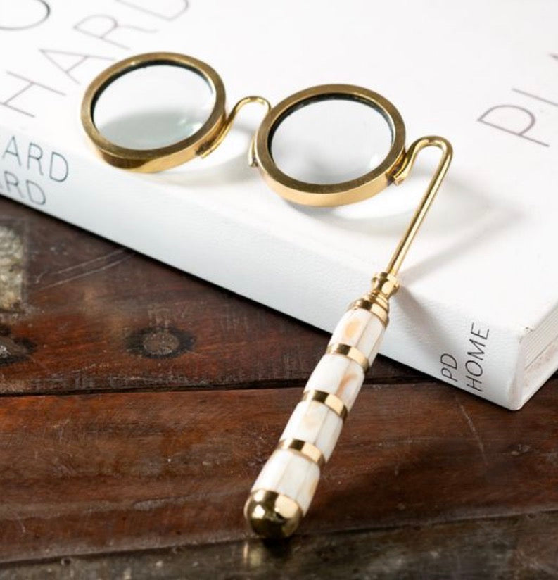 MAGNIFYING OPERA GLASSES